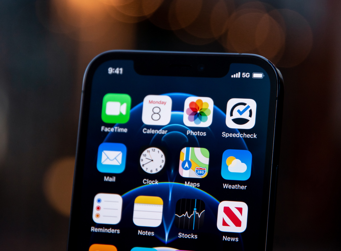 金山屯苹果手机维修分享为什么 iPhone 12 在冬季会自动关机 